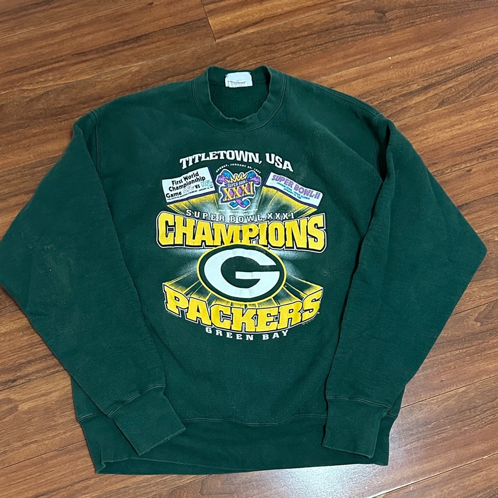 Lee Green Crewneck Sweater with Classic Design
